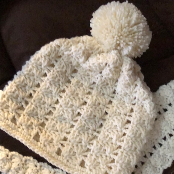 Hand crochet cream color Pom Pom  hat & scarf set - Picture 2 of 7